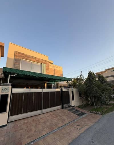 Luxury Owner-Built Corner House Prime Location