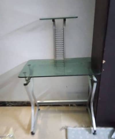 Computer table for sale