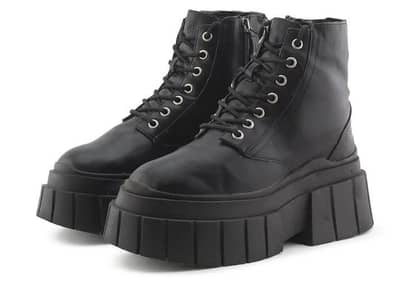 Black Leather Lace-up Combat boots - Thick sole
