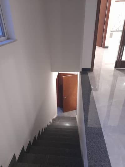 10 Marla House For Rent | Lake City Lahore