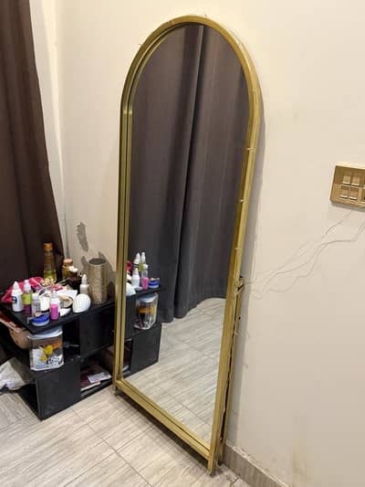 Elegant Full-Length Arched Mirror (5x2 ft)