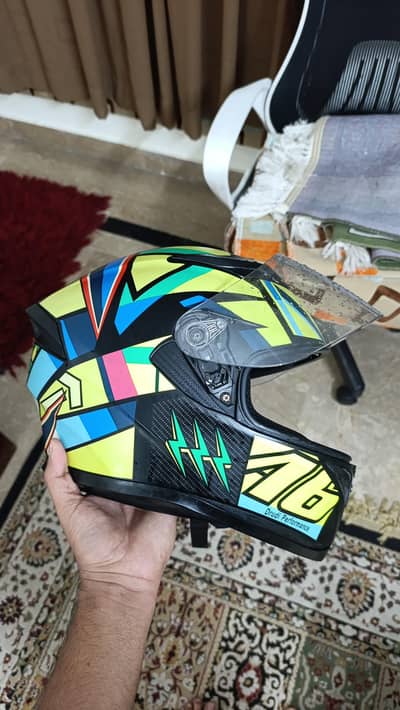 VECTOR VR46 sizes 56-58 Large helmet.