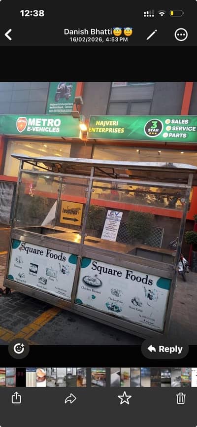 Food Trolly with sitting space in Nayab Square Hostel