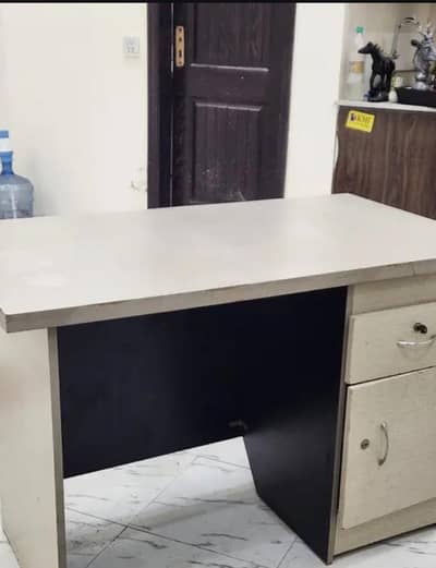 Office table for sale good condition