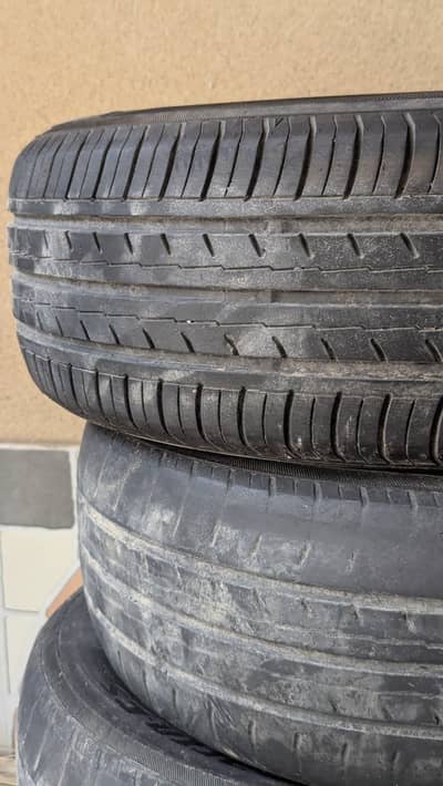 Yokohama tyre 185 60 R15  4 tyre available for sale