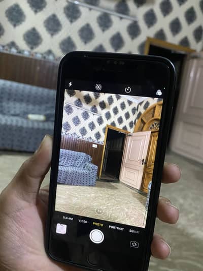 Apple iphone 8 plus. {. 03180401696 }