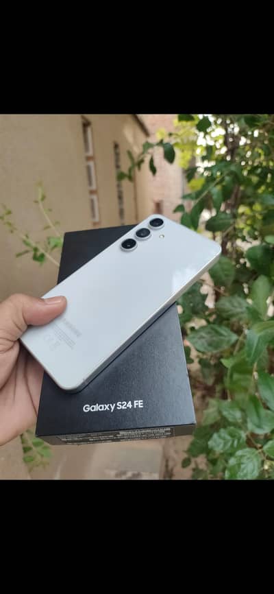 Galaxy s24 Fe full box 10/10