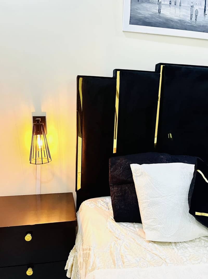 Bed + Dressing Table + Side Tables 0