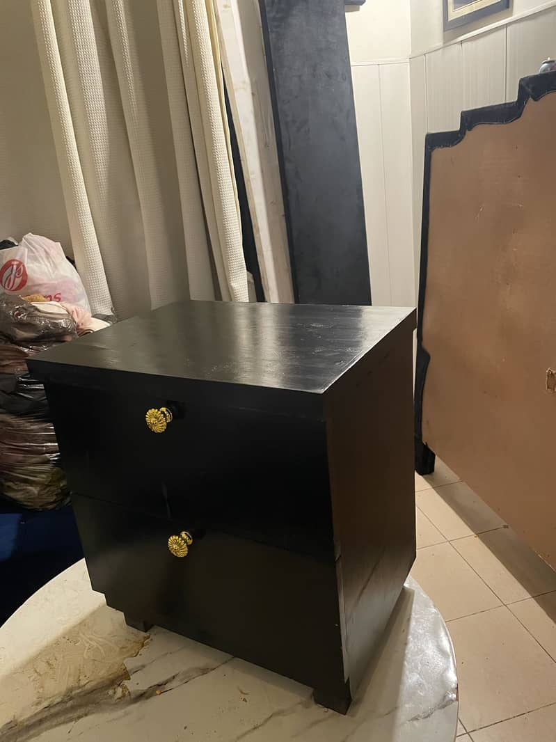 Bed + Dressing Table + Side Tables 1