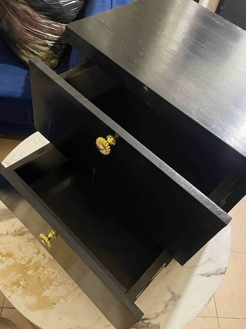 Bed + Dressing Table + Side Tables 7