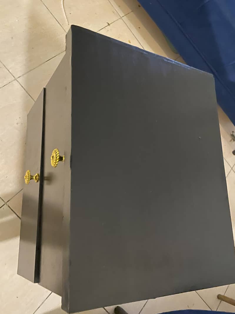 Bed + Dressing Table + Side Tables 8