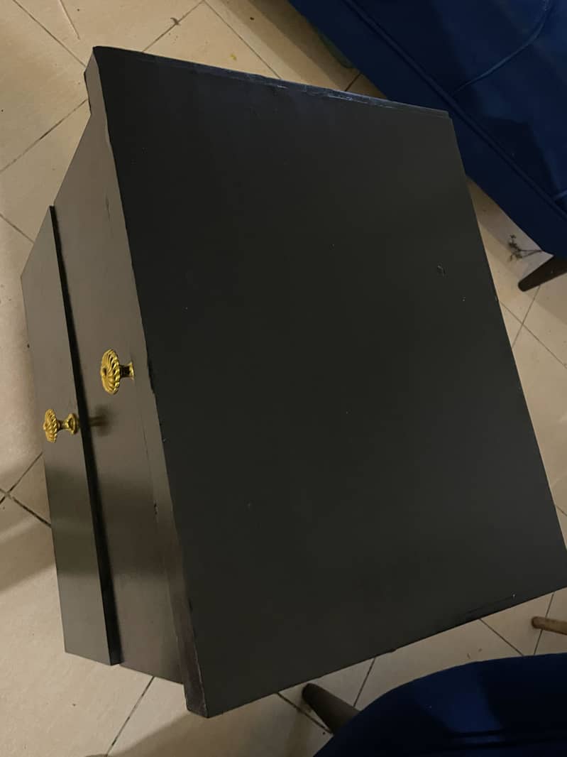 Bed + Dressing Table + Side Tables 9