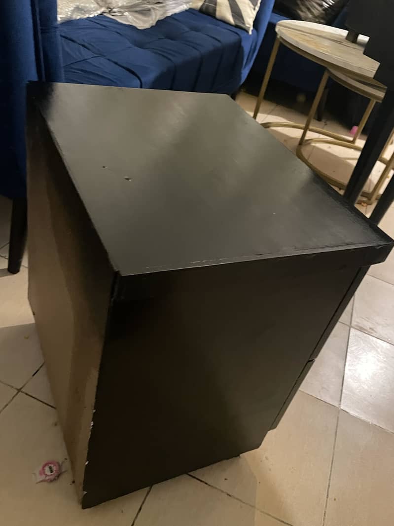 Bed + Dressing Table + Side Tables 11