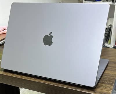 M2 Max MacBook pro