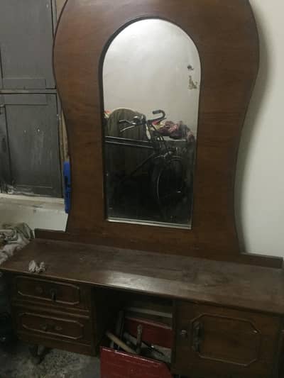 Dressing table urgent sell 03007991544