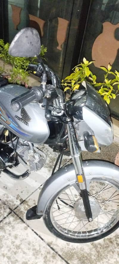 fresh condition new tyres  seel pack ingen no incident