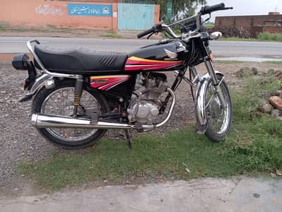 old model lovers Honda 125 2011 model