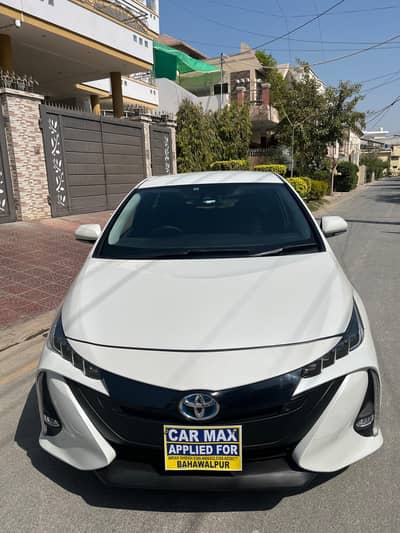 Toyota Prius phv plugs in hybrid 18/21