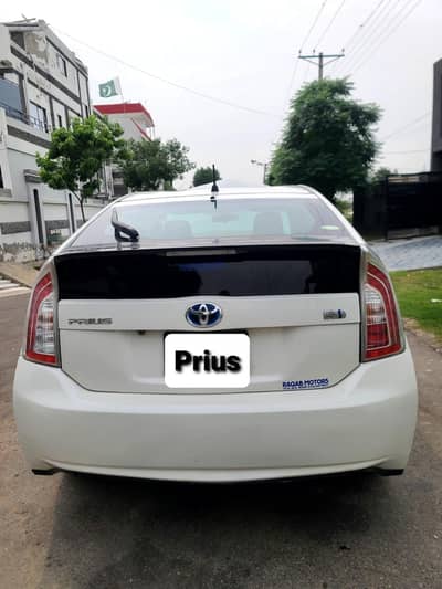 Toyota Prius Pearl White 13/16