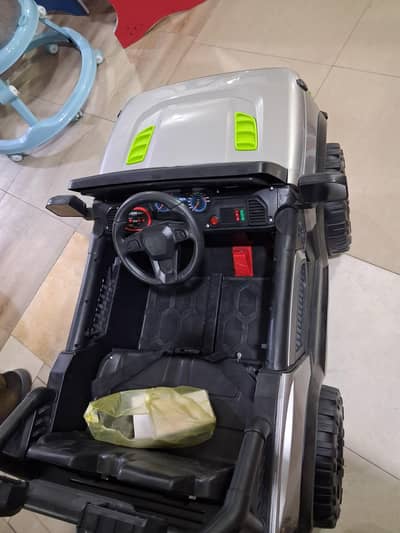 kids car only 1 month used