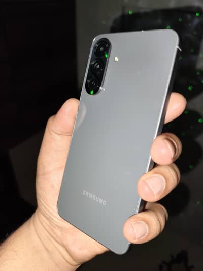 10 by 10 condition slightly use 8gb ram 256 gb storeg all assories  ha