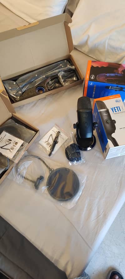 Logitech Blue Yeti X Premium podcast microphone imported from USA.