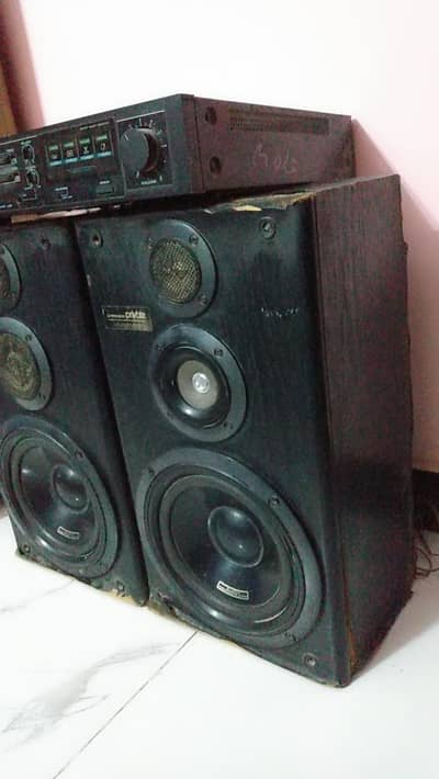 Kenwood amplifier and pioneer speakers