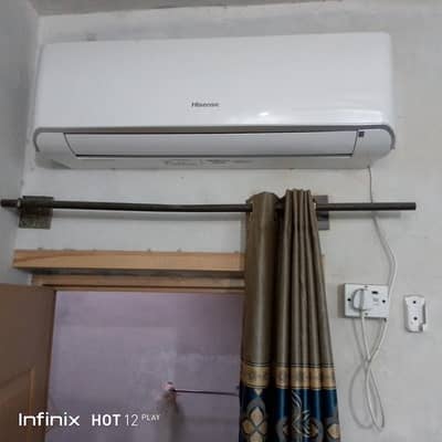 Split AC1.5 ton inverter Hisense Brand new condition