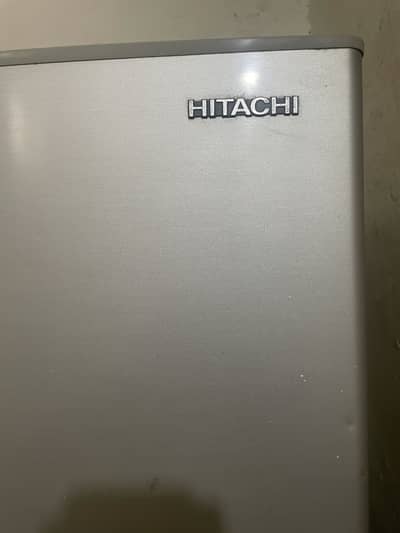 Hitachi fridge for sale. . is mein burf nai banti just chilled hota