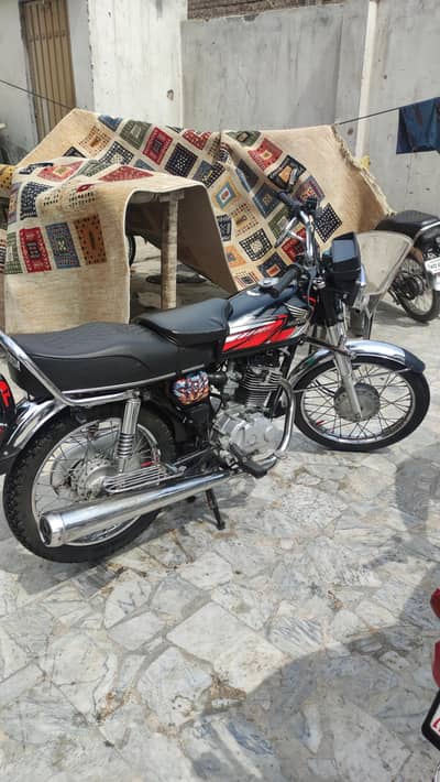Honda 125 Black