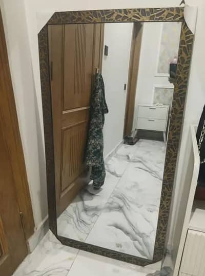 2 Mirrors Neat & Clean - one Black one Brown - Elegant Looks