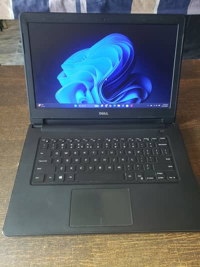 URGENT SALE DELL LAPTOP - 8GB RAM - 128GB SSD - i7 7GEN PROCESSSER