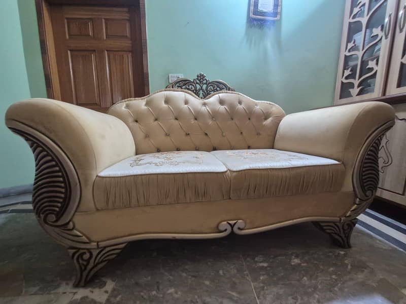 Luxury 3+1+2 Sofa Set | Royal Design | 10/10 Condition | Premium 5