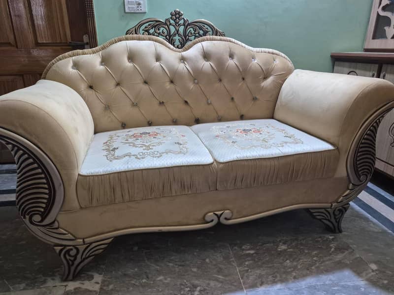Luxury 3+1+2 Sofa Set | Royal Design | 10/10 Condition | Premium 6