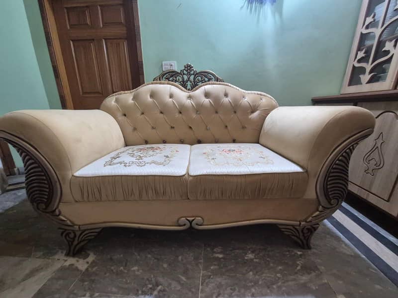 Luxury 3+1+2 Sofa Set | Royal Design | 10/10 Condition | Premium 8