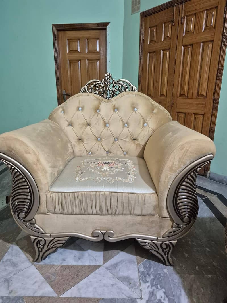 Luxury 3+1+2 Sofa Set | Royal Design | 10/10 Condition | Premium 10