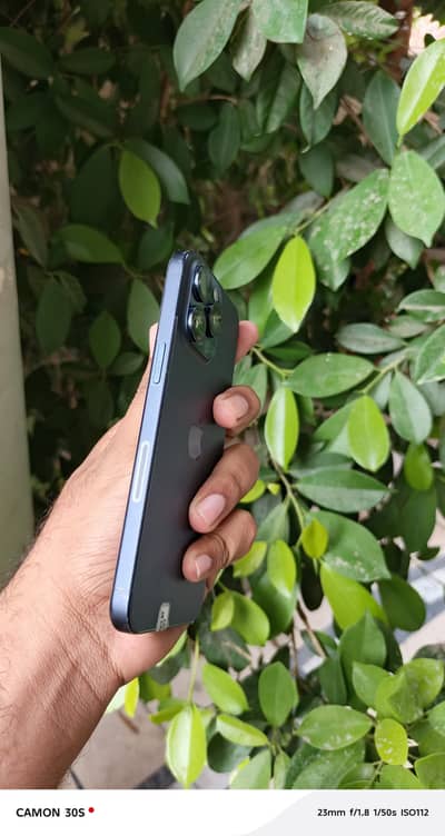 15 pro max 256GB in Apply warnnty