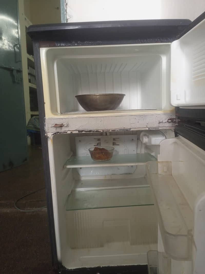 Small size orient fridge 1
