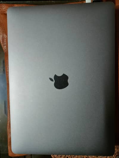 MACBOOK PRO M1 13 2020 8/256 GB WITH EDITINF SOFTWARES