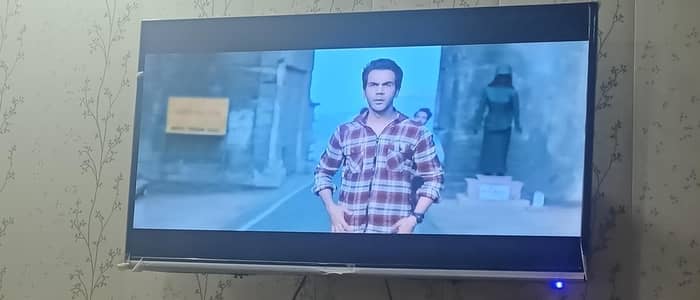 Samsung Smart LED TV with Android Box - Excellent Condition