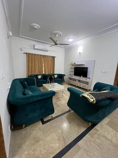 40*80 TRIPLE STOREY HOUSE FOR SALE