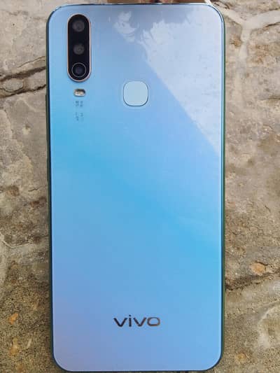 vivo Y 17 in good condition