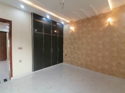 Gulshan-e-Ravi House For rent Sized 10 Marla
