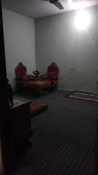 Single room on 3rd floor (for student and job holdr lads)