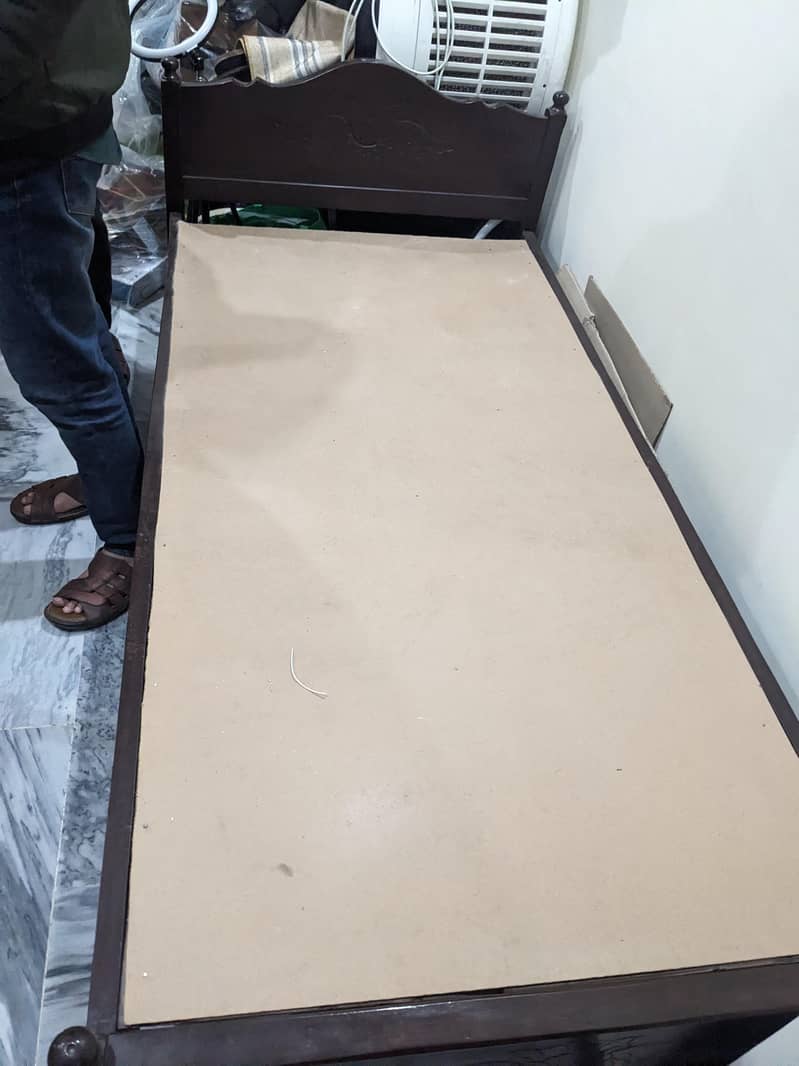 single bed solid 1