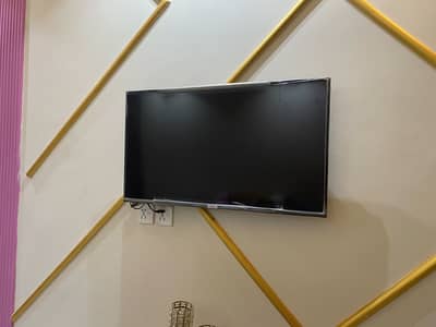 TCL 42' Android Smart LED TV | Wifi | Youtube & Netflix | Excellent