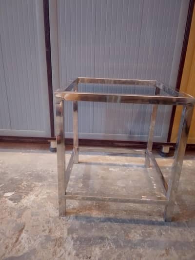 stainless steel table with good finishing and life time
