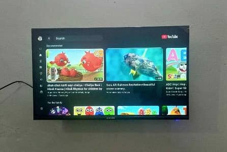 Simple non android LCD 32" TCL new condition home used