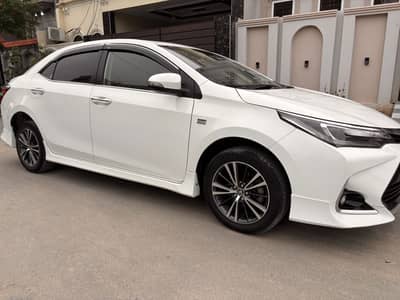 Grande 2021 Black Interior