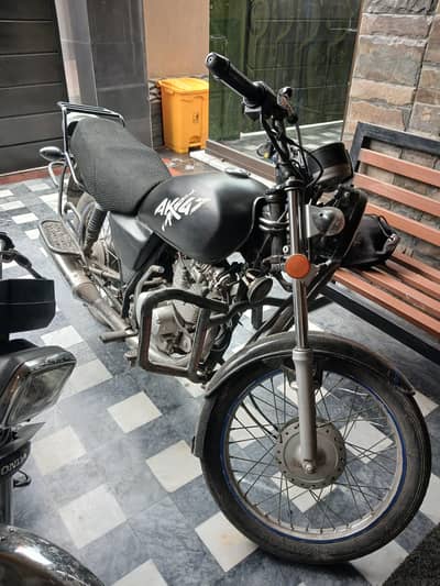 SUZUKI GS 150